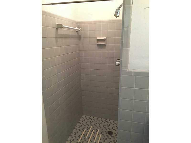 LAUDERDALE MANORS AMEND R - Residential Lease
