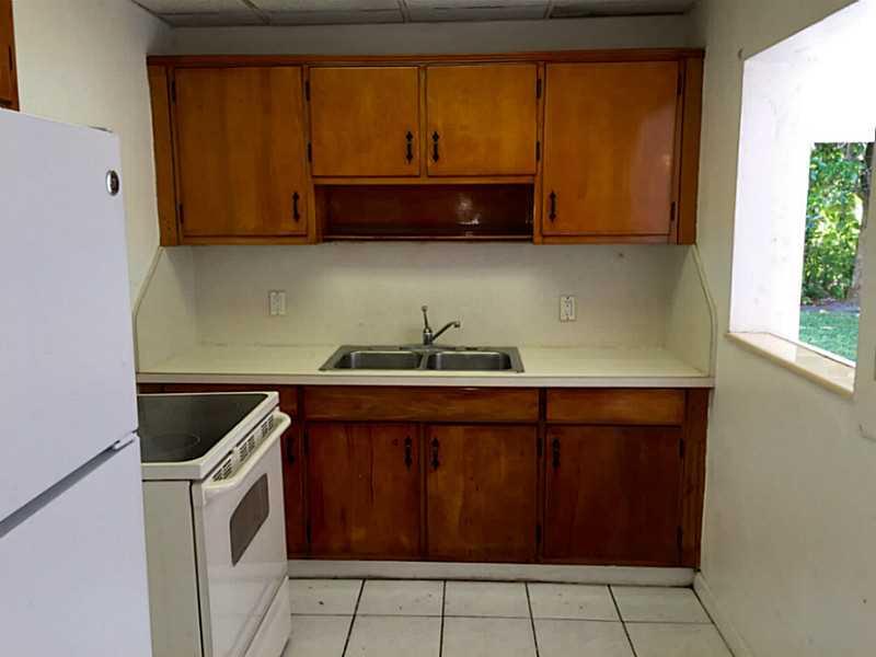 LAUDERDALE MANORS AMEND R - Residential Lease
