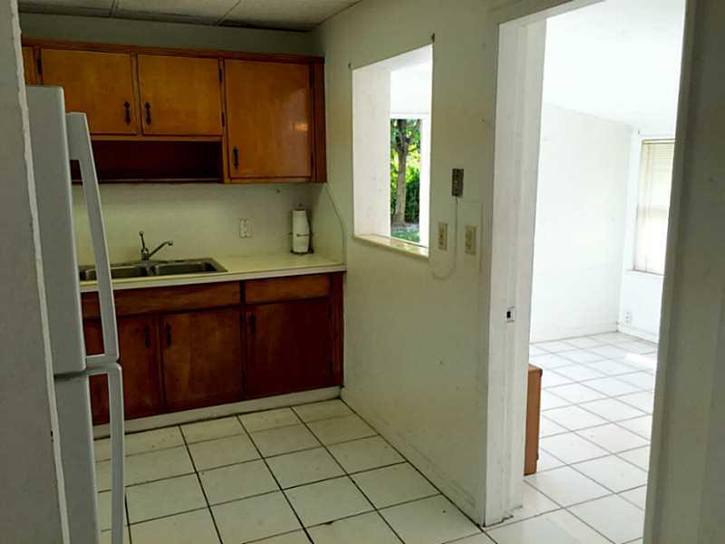 LAUDERDALE MANORS AMEND R - Residential Lease