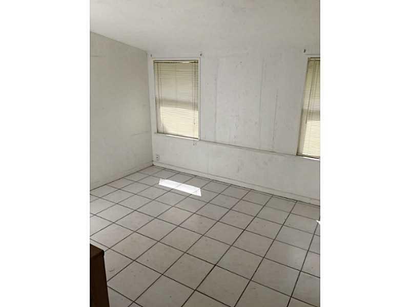 LAUDERDALE MANORS AMEND R - Residential Lease