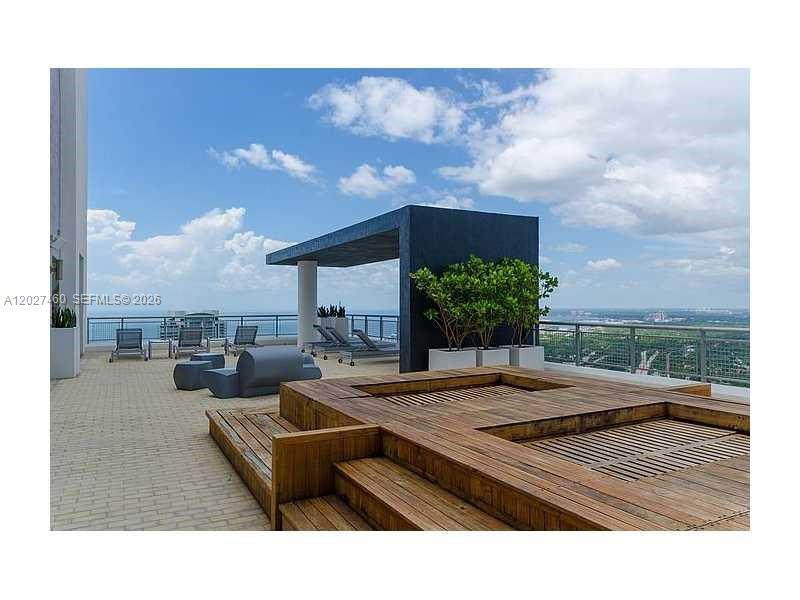 INFINITY AT BRICKELL COND - Residential