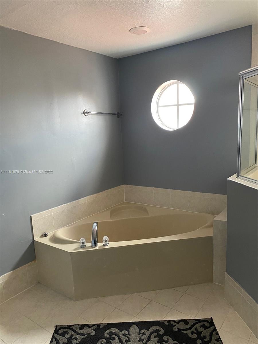 BELLA COLINA CONDO - Residential Lease