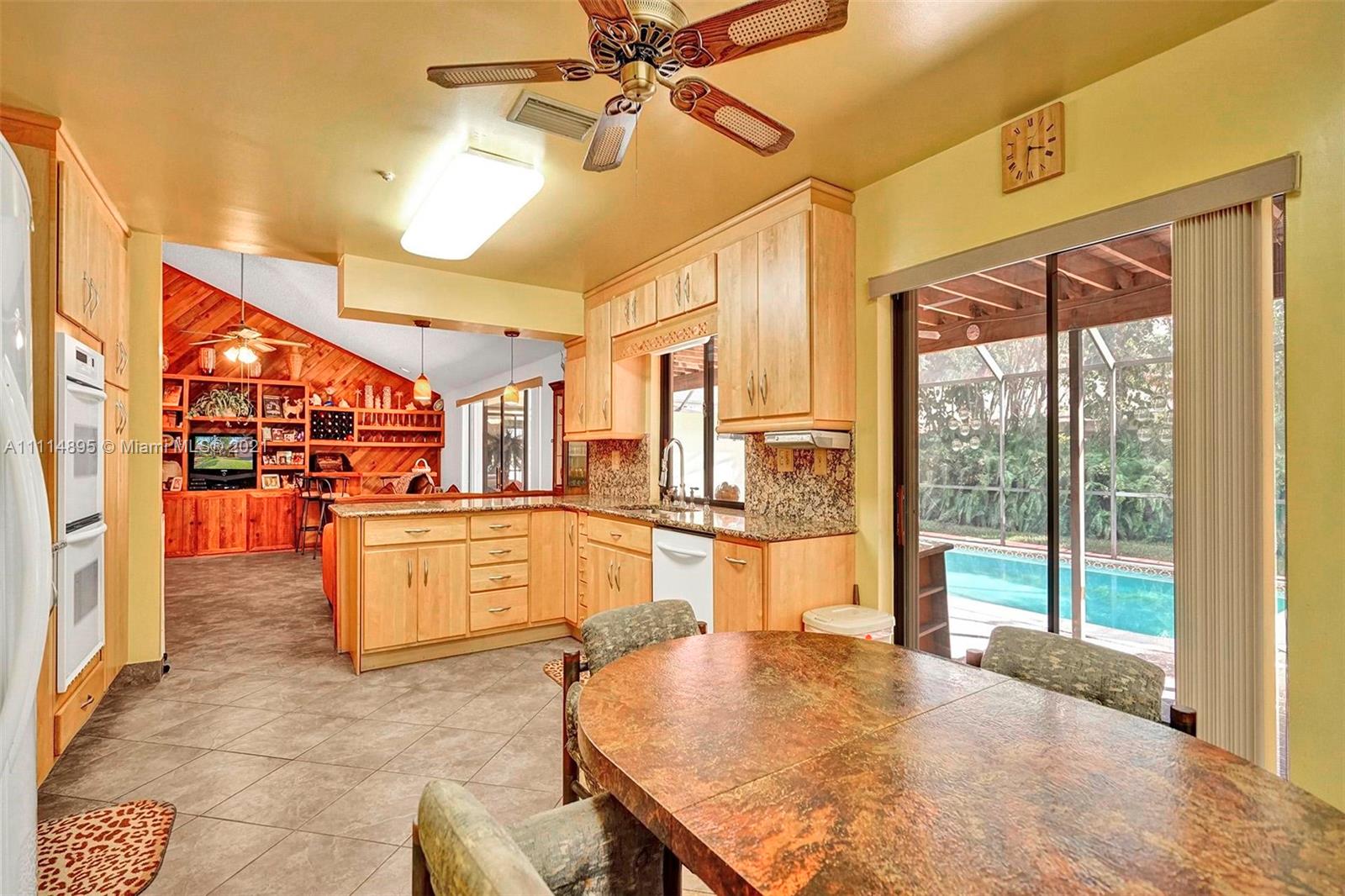 MAPLEWOOD - Residential
