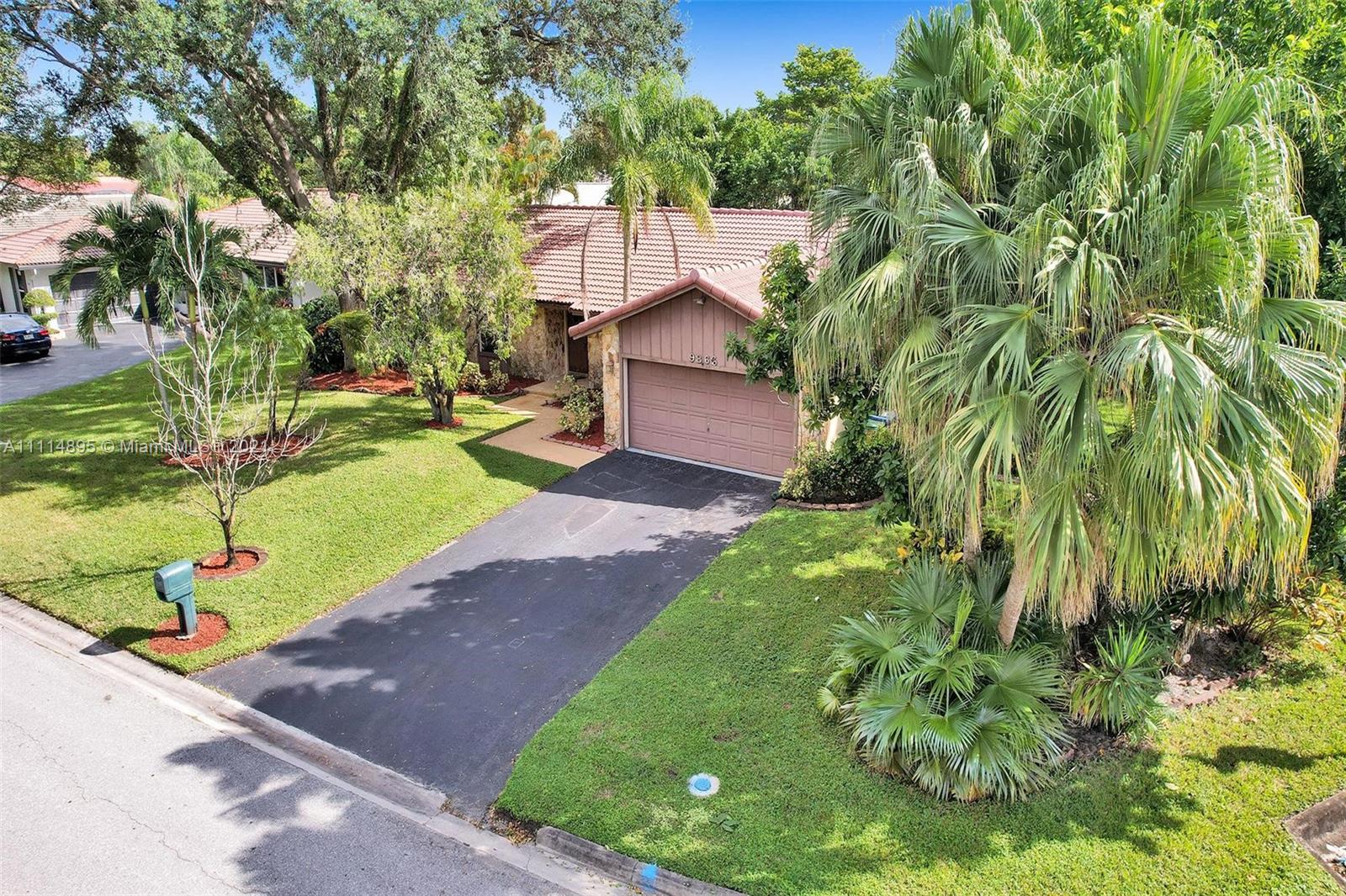 MAPLEWOOD - Residential
