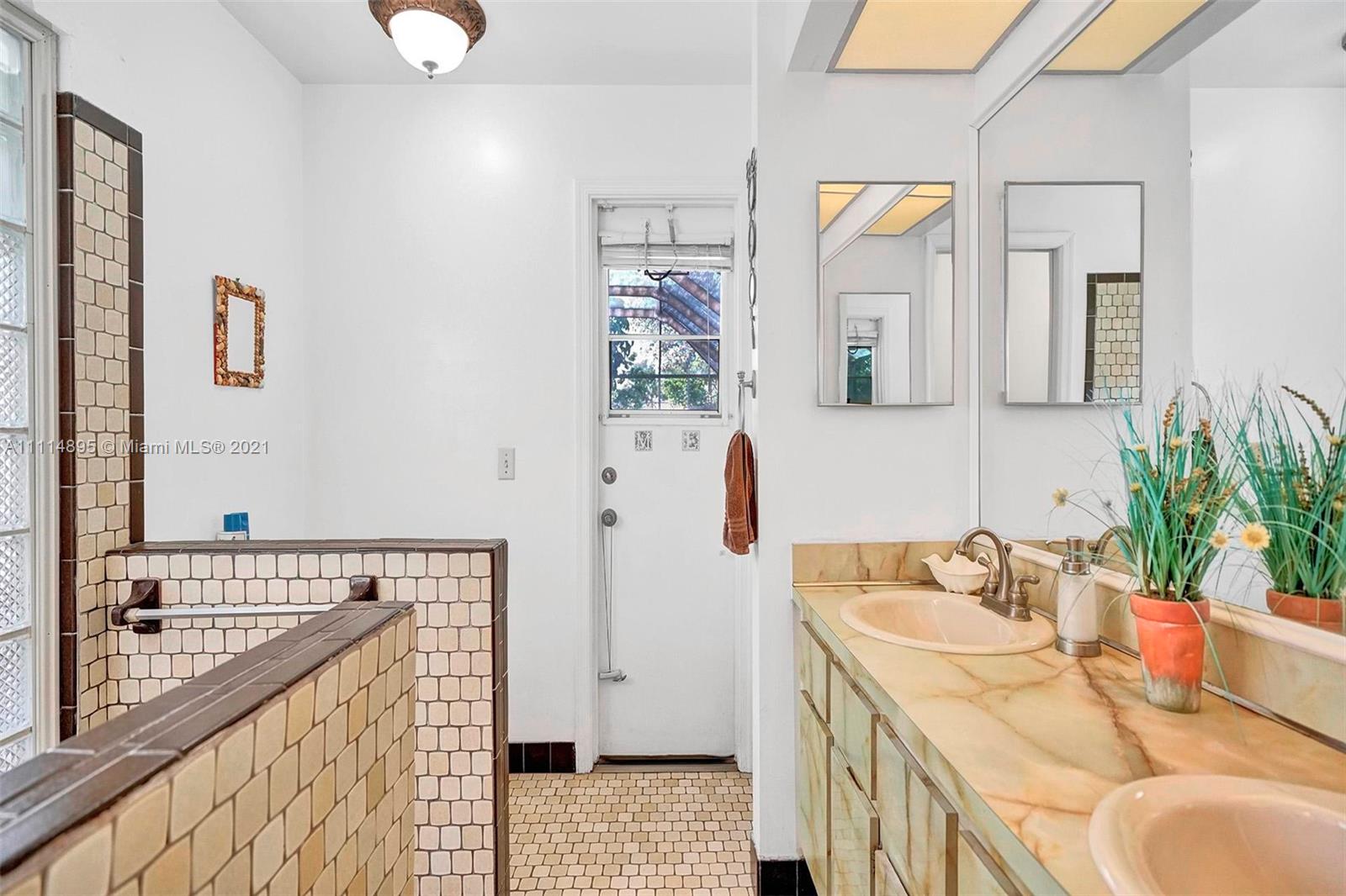 MAPLEWOOD - Residential