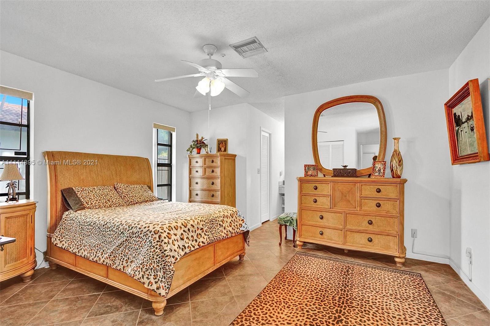 MAPLEWOOD - Residential