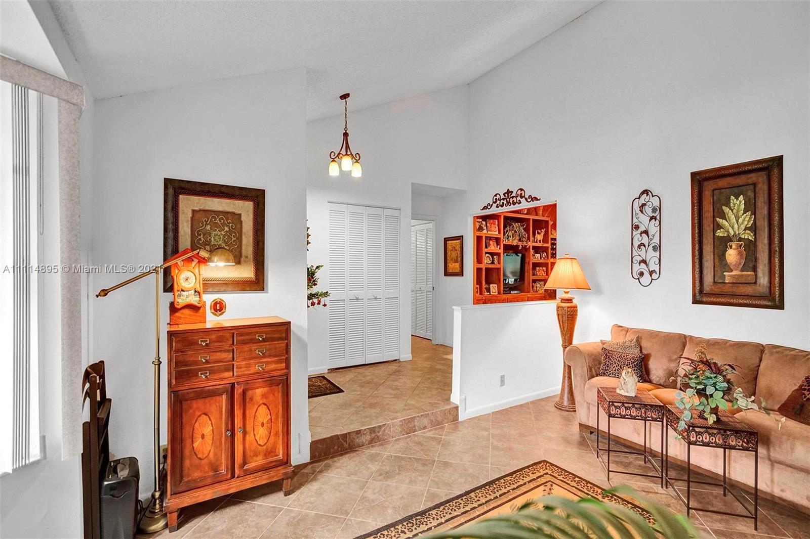 MAPLEWOOD - Residential