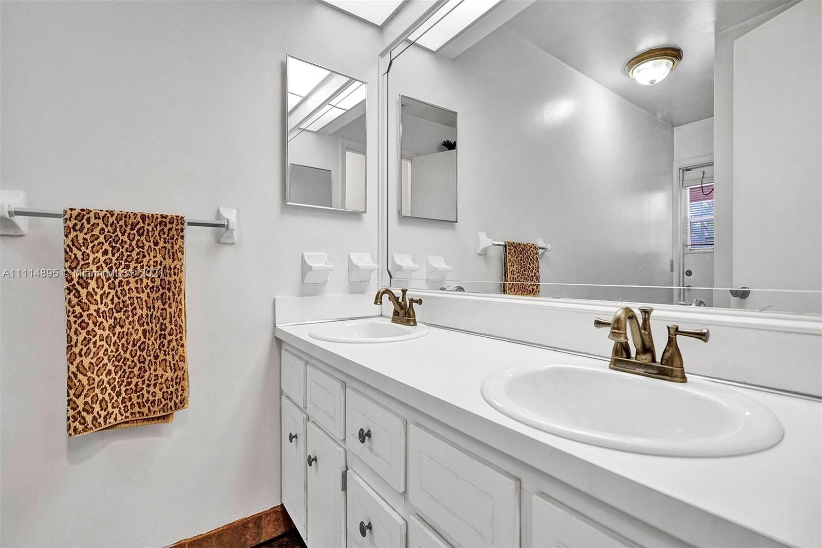 MAPLEWOOD - Residential