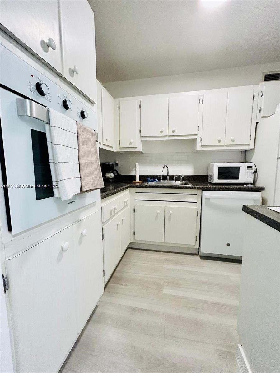 THE DECOPLAGE CONDO - Residential