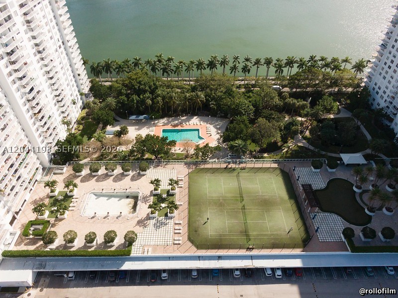 ADMIRALS PORT CONDO WEST - Residential