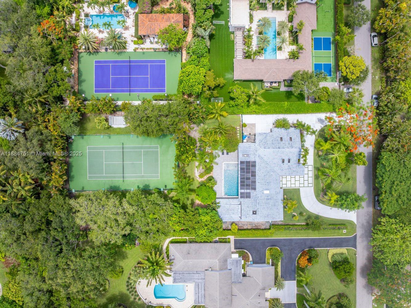 LOS PINOS - Residential