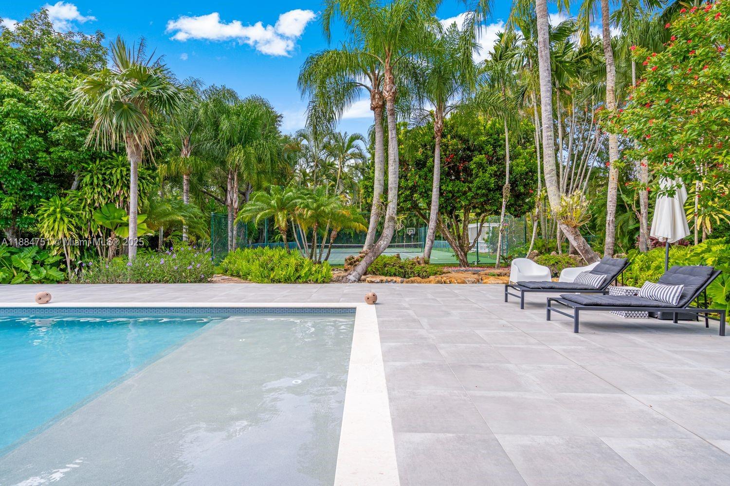LOS PINOS - Residential