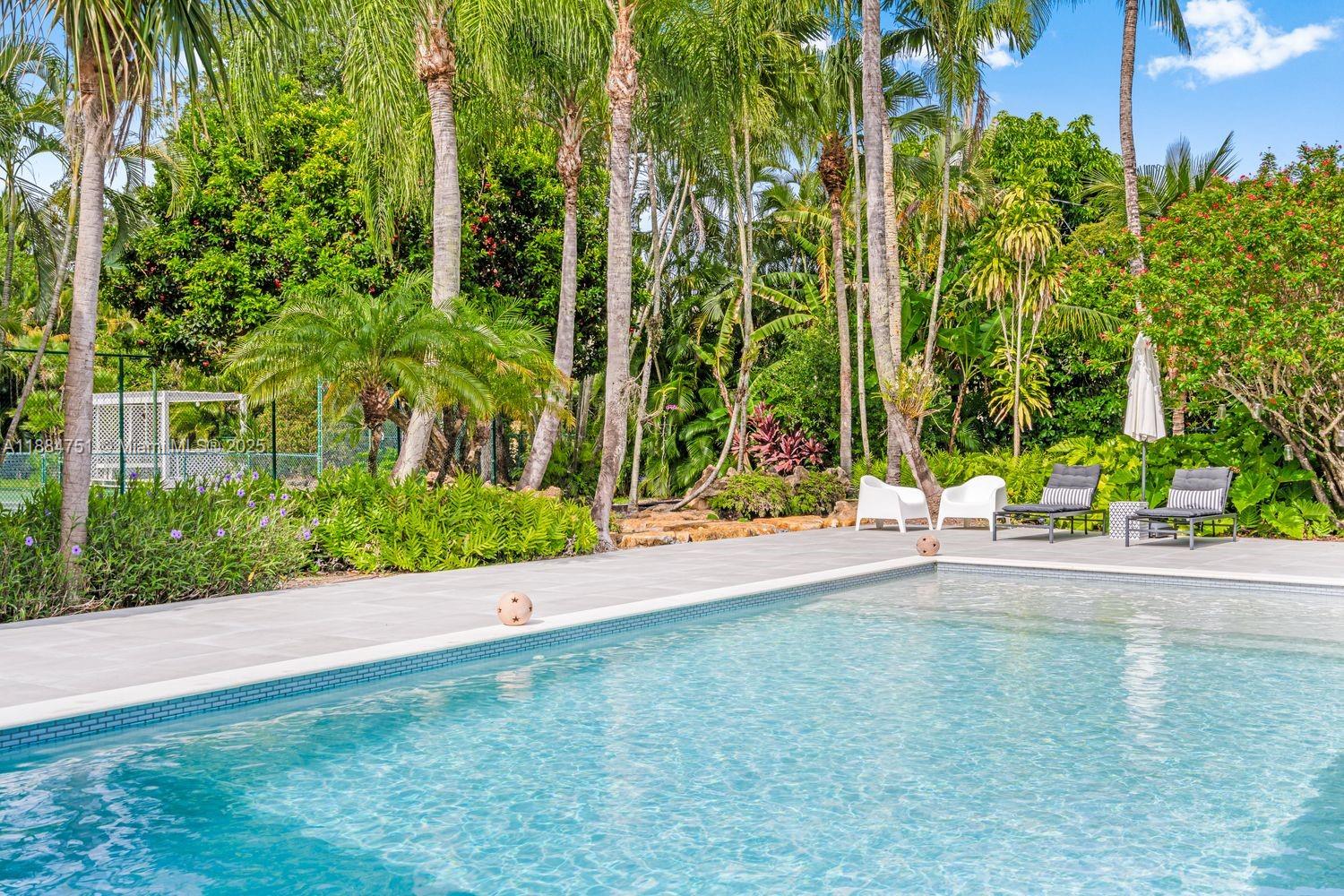 LOS PINOS - Residential