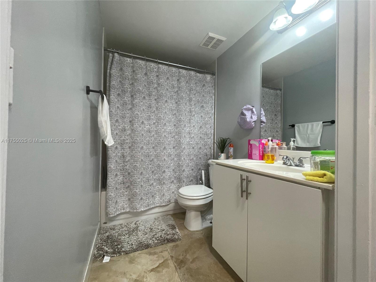 PARADISE POINTE CONDO - Residential Lease