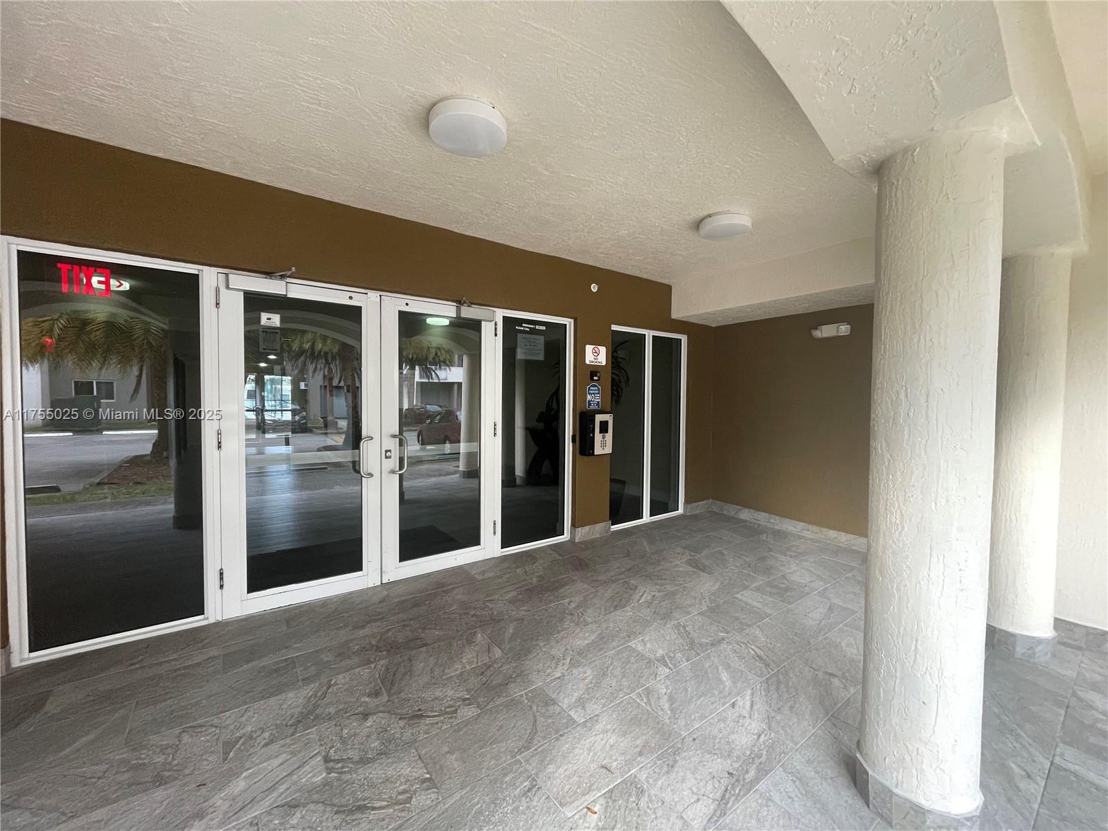PARADISE POINTE CONDO - Residential Lease