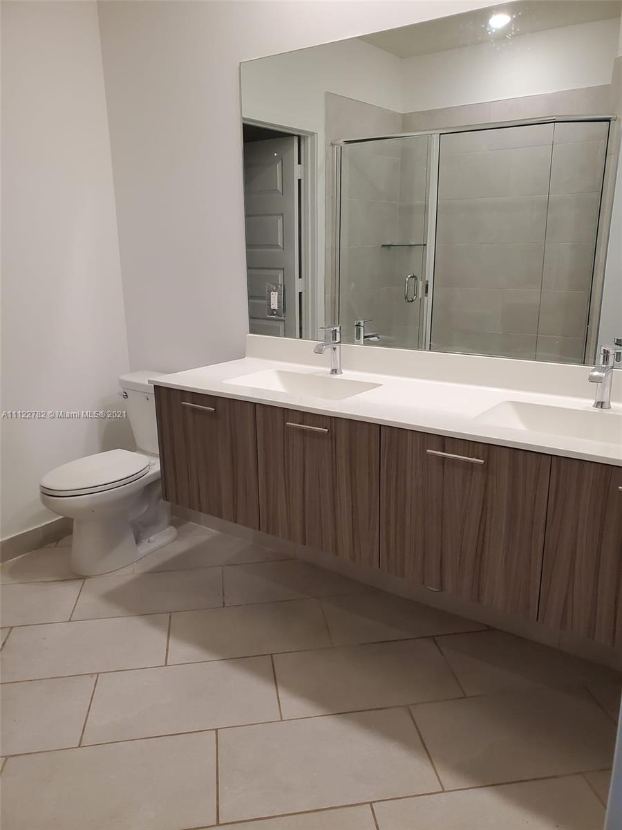 LANDMARK AT DORAL CONDO N - Residential