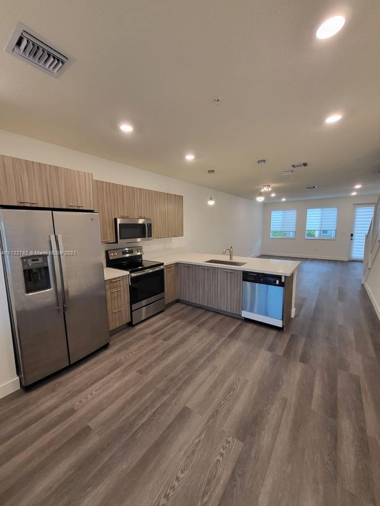 LANDMARK AT DORAL CONDO N - Residential