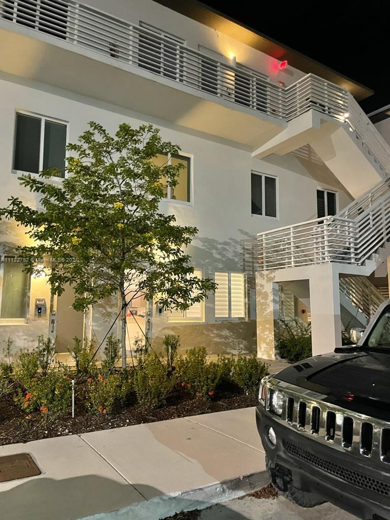 LANDMARK AT DORAL CONDO N - Residential