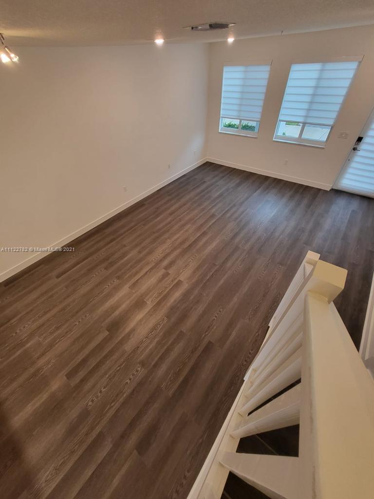 LANDMARK AT DORAL CONDO N - Residential