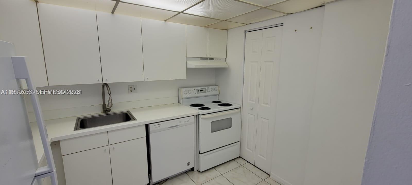 VERSAILLES GARDENS CONDO - Residential