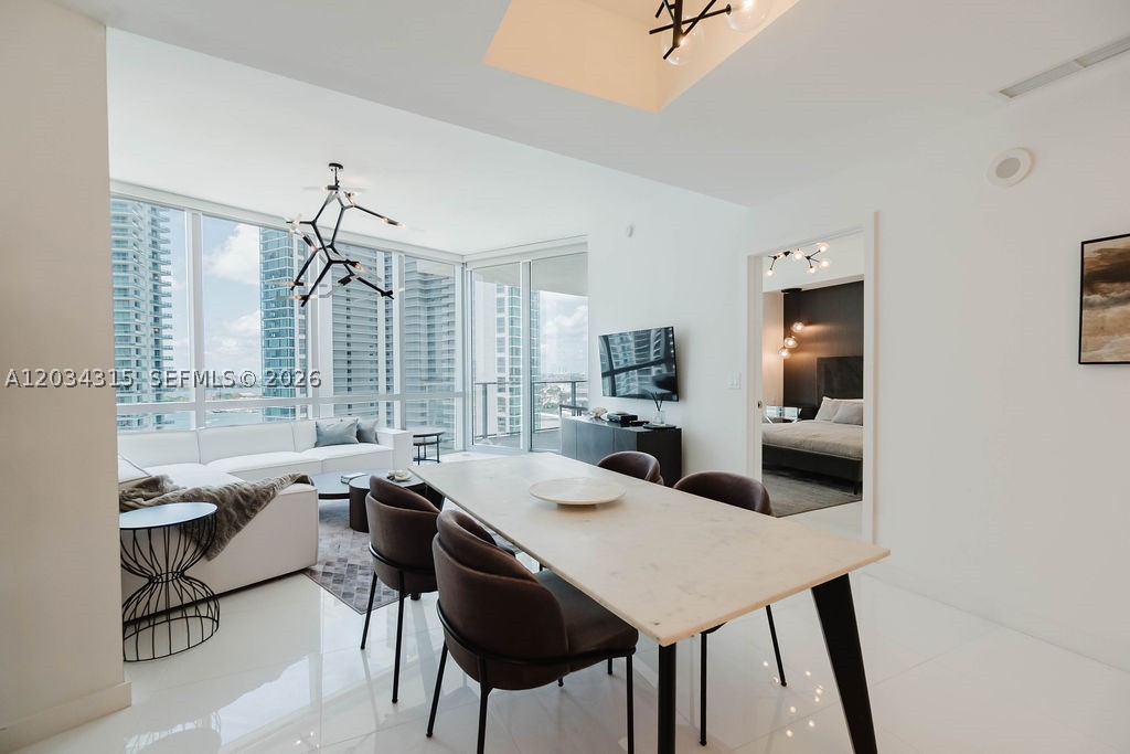 PARAMOUNT MIAMI WORLDCENT - Residential