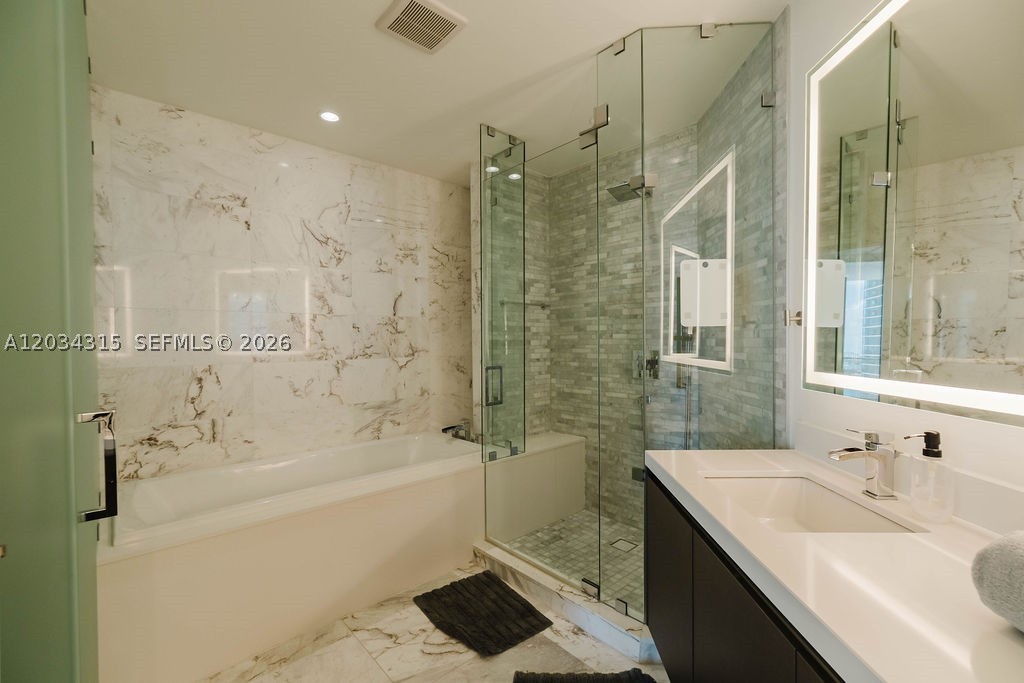 PARAMOUNT MIAMI WORLDCENT - Residential