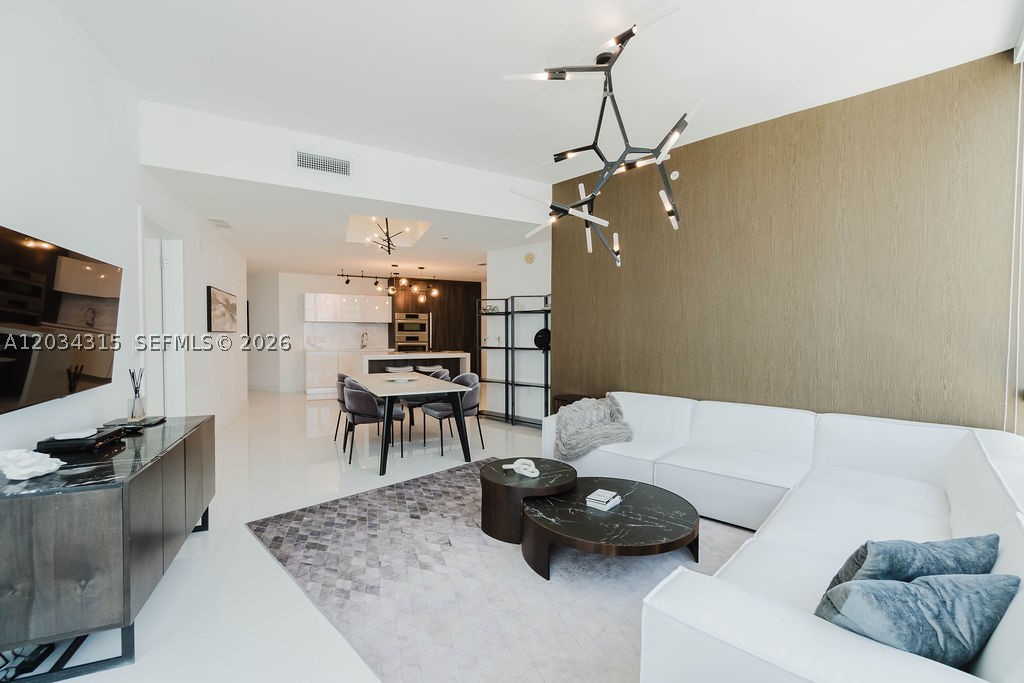 PARAMOUNT MIAMI WORLDCENT - Residential