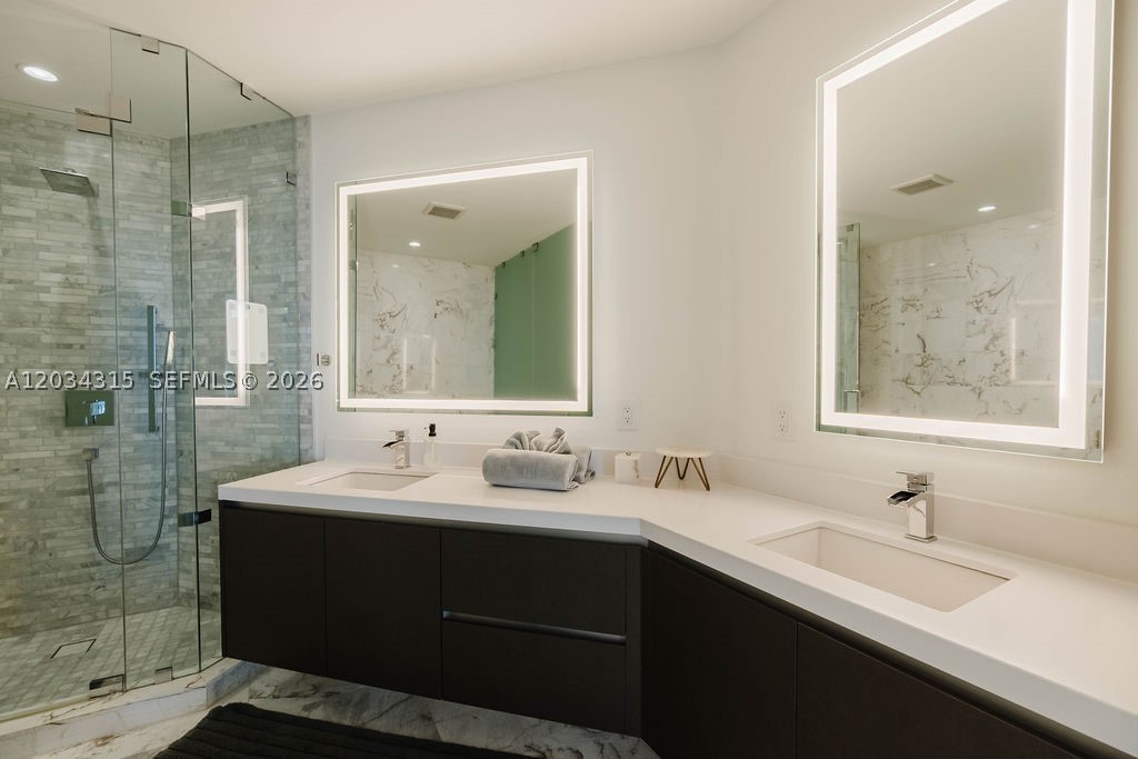 PARAMOUNT MIAMI WORLDCENT - Residential