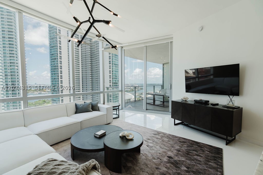 PARAMOUNT MIAMI WORLDCENT - Residential