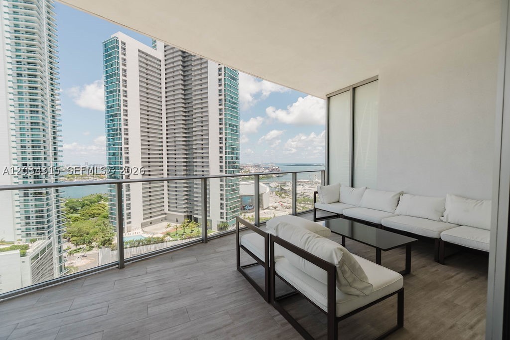 PARAMOUNT MIAMI WORLDCENT - Residential