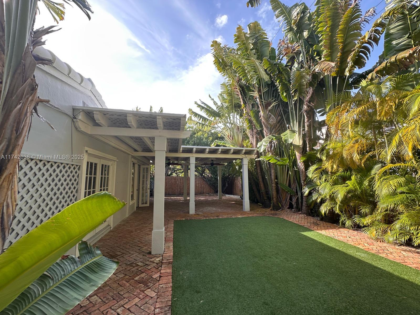 TROPICAL ISLE HOMES SUB 4 - Residential