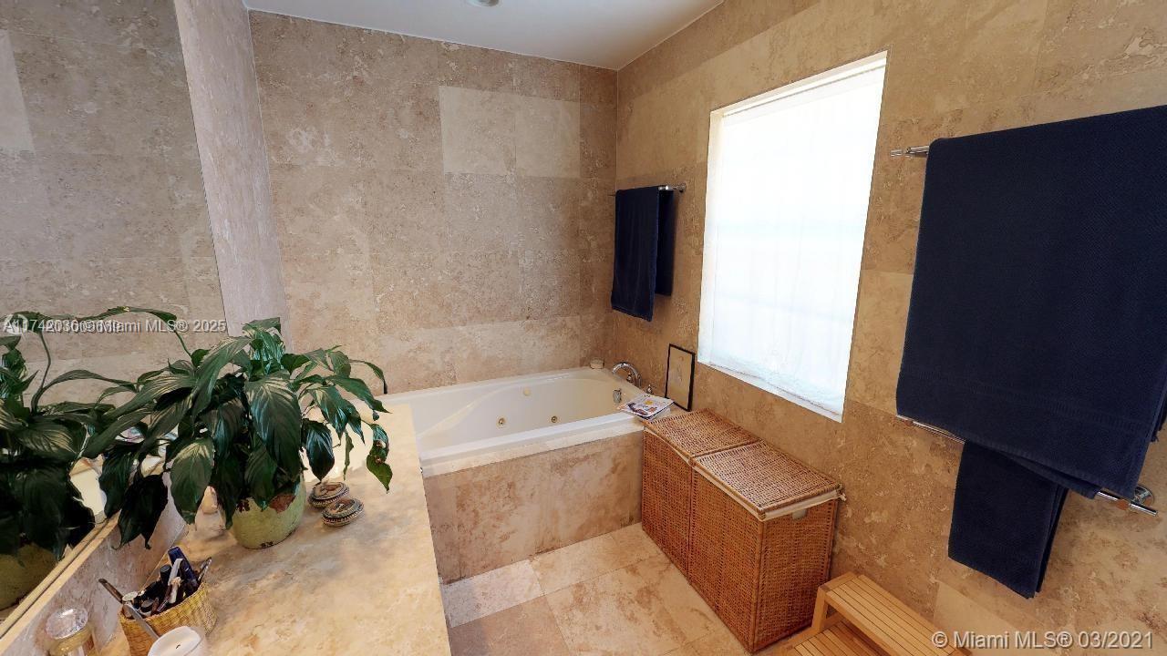 TROPICAL ISLE HOMES SUB 4 - Residential