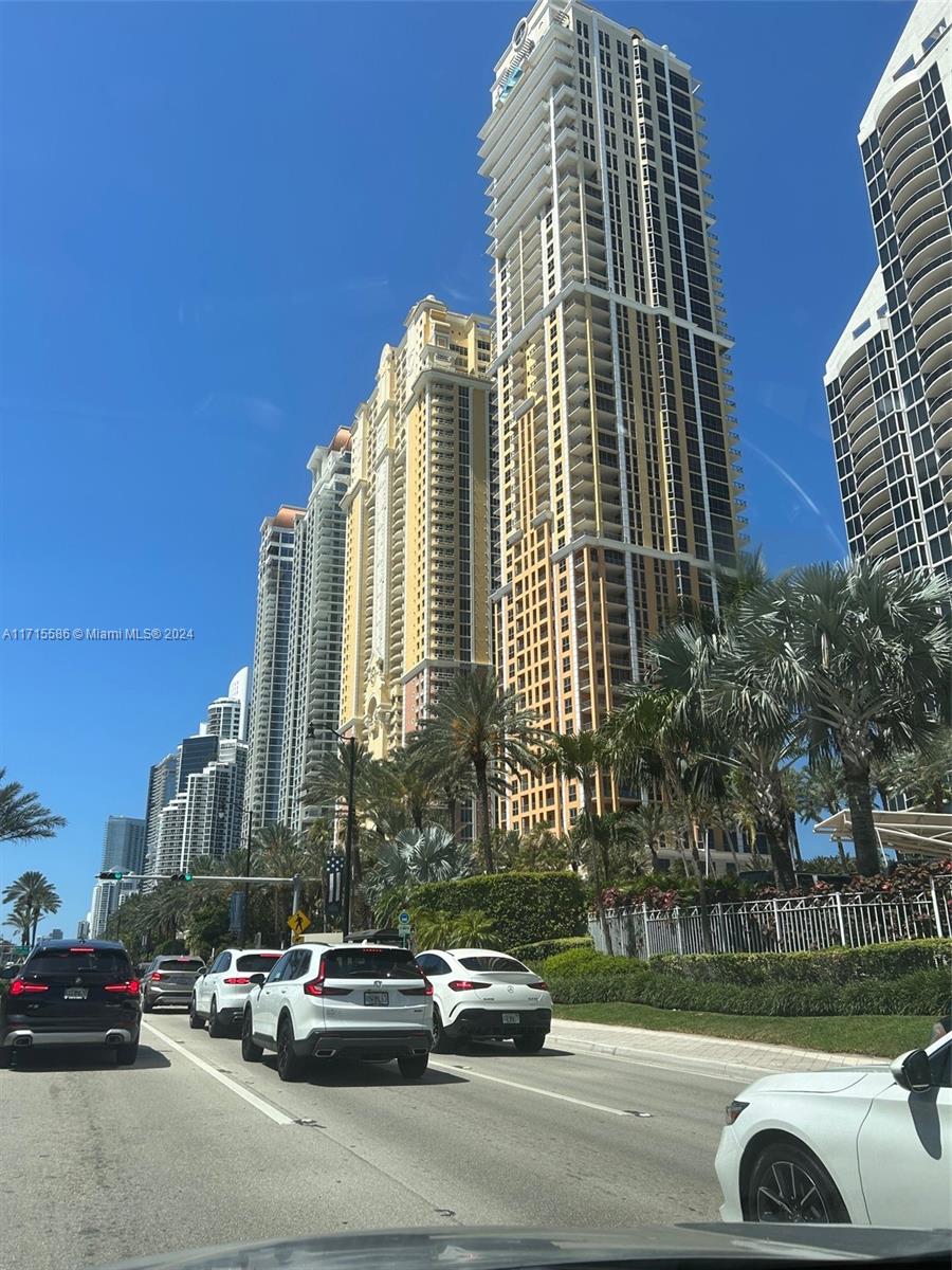 PLAZA OF AMERICAS CONDO P - Residential Lease