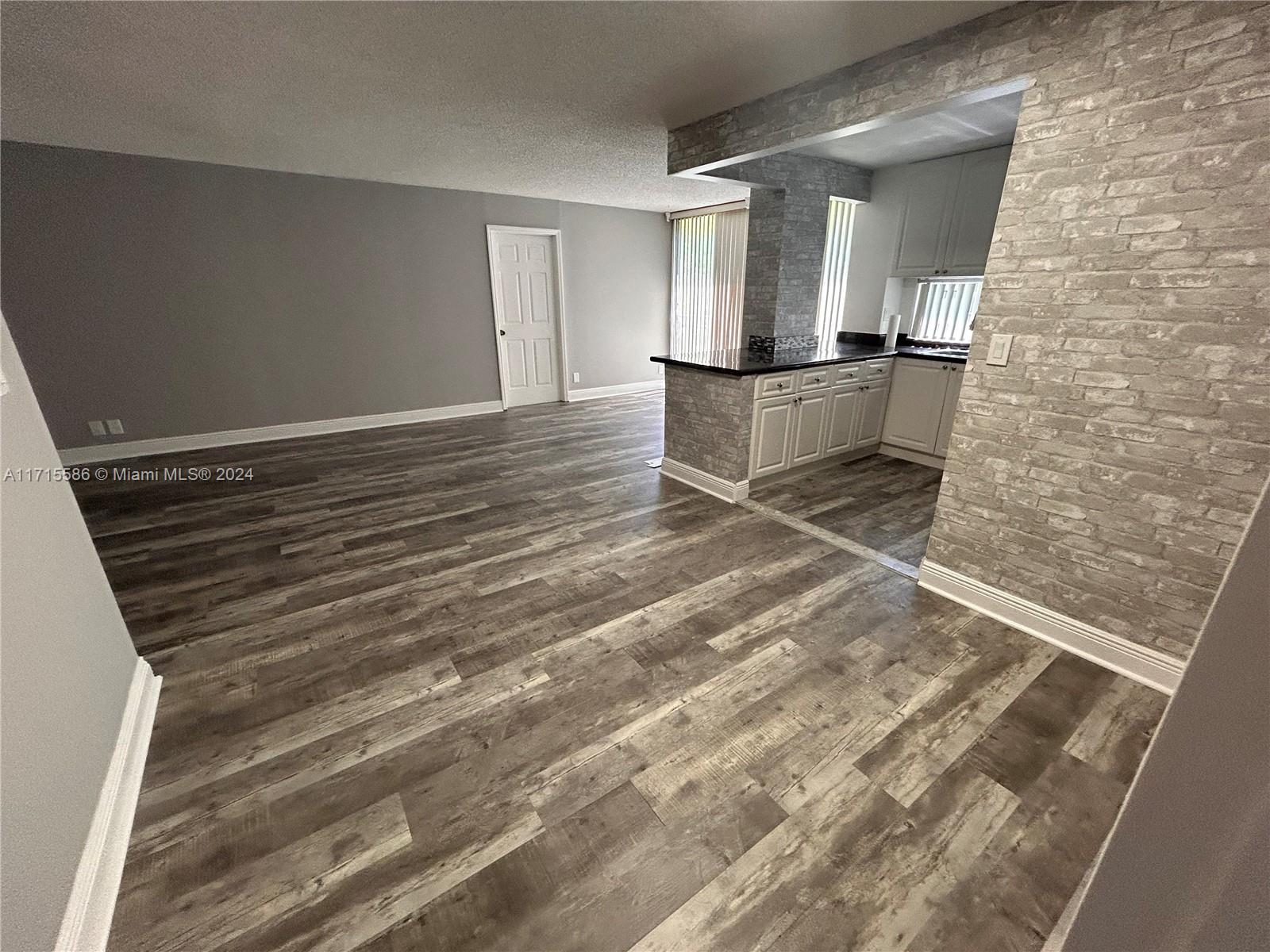 PLAZA OF AMERICAS CONDO P - Residential Lease