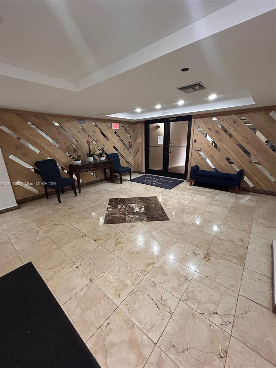 PLAZA OF AMERICAS CONDO P - Residential Lease