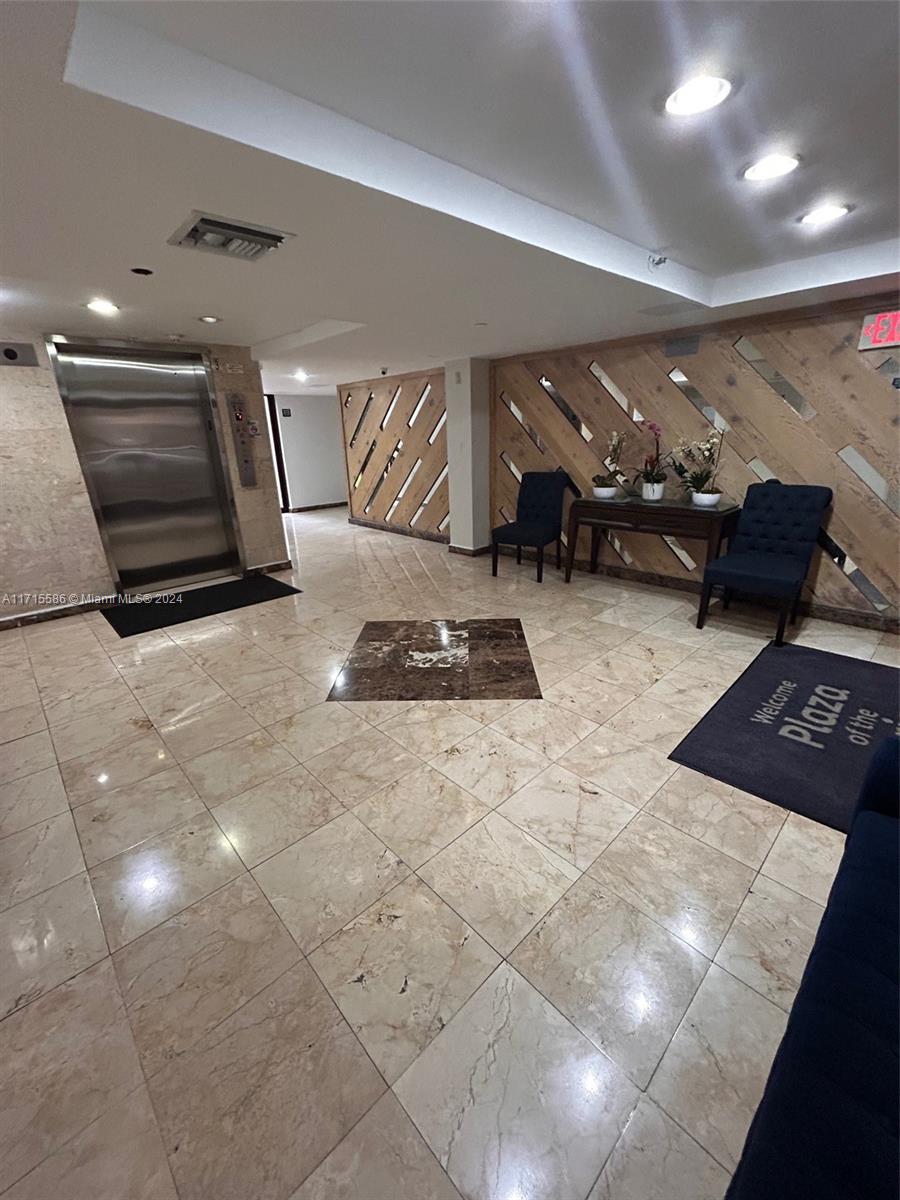 PLAZA OF AMERICAS CONDO P - Residential Lease