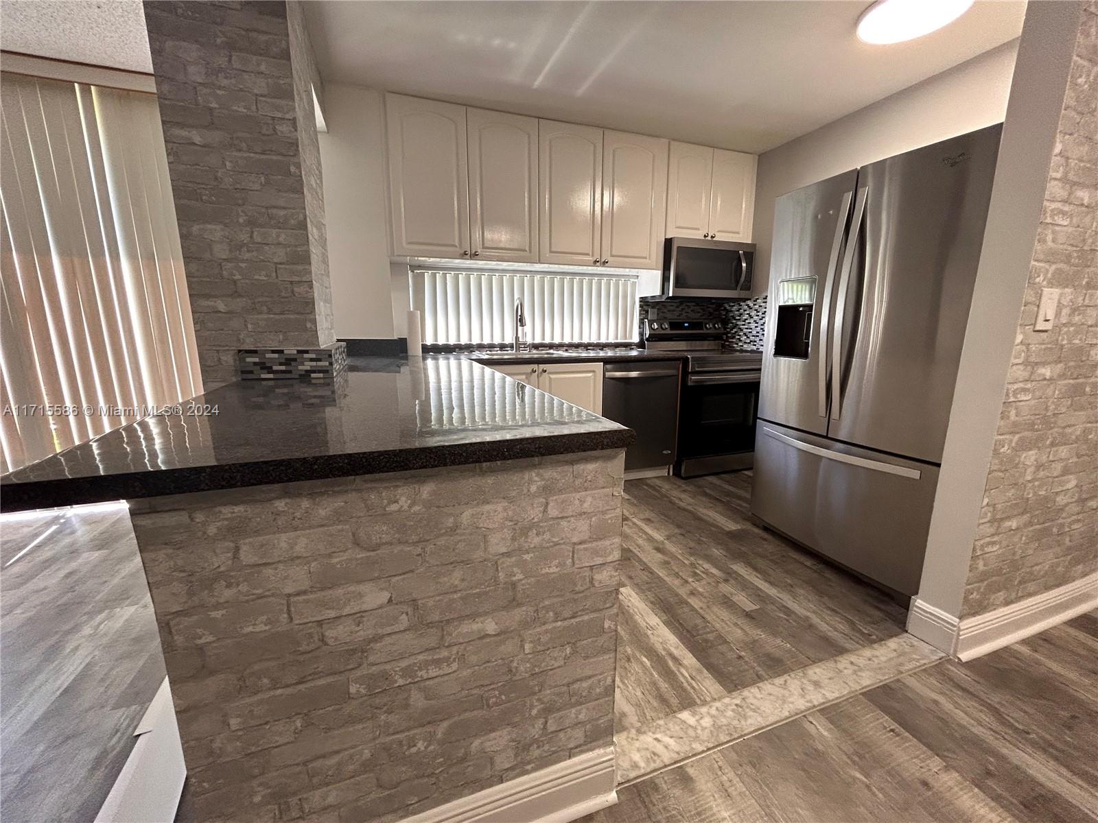 PLAZA OF AMERICAS CONDO P - Residential Lease