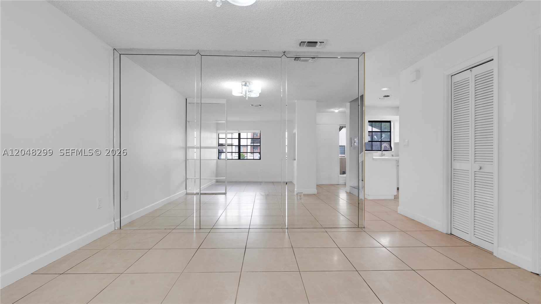 INGLEWOOD TOWNHOMES CONDO - Residential Lease