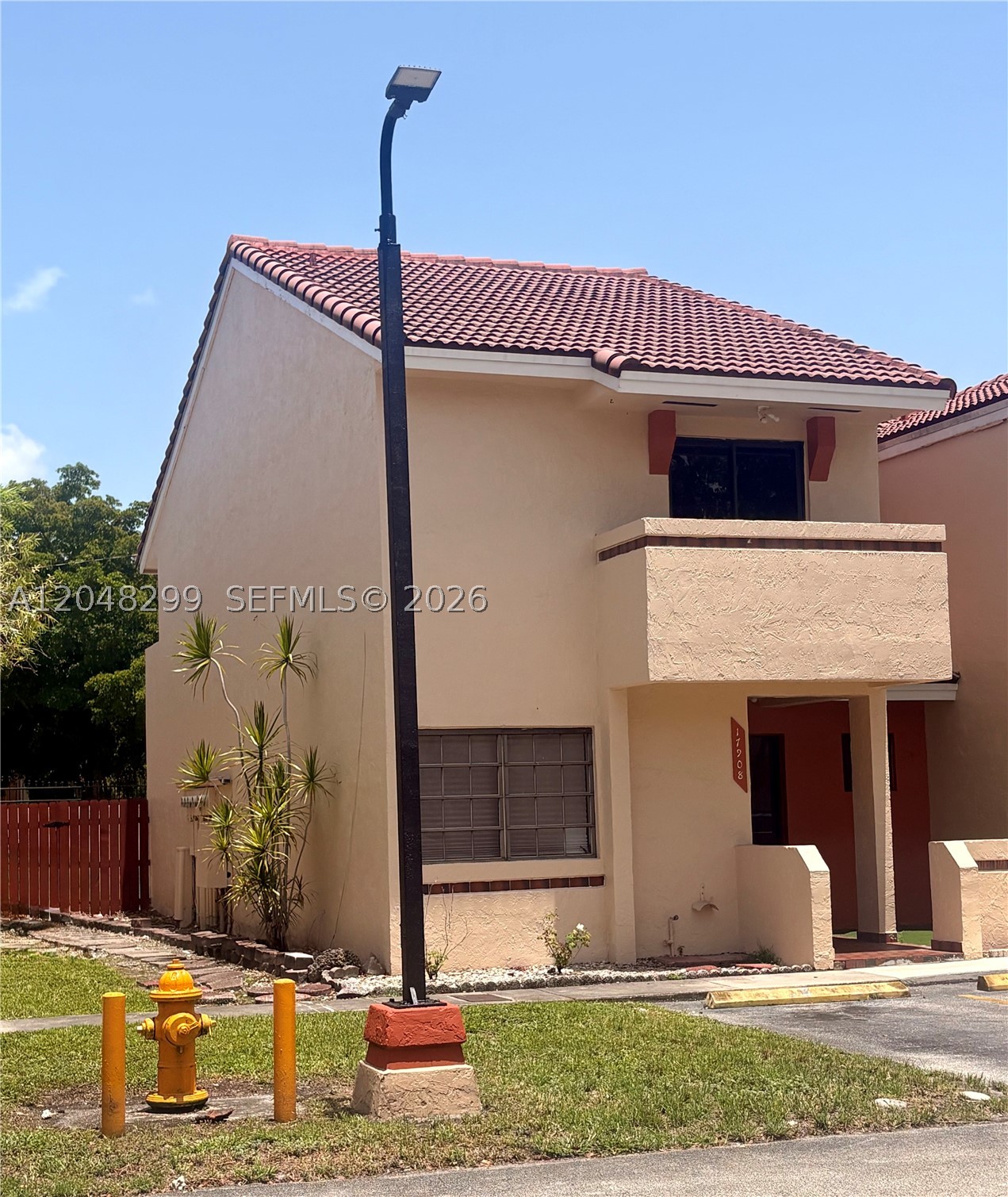 INGLEWOOD TOWNHOMES CONDO - Residential Lease
