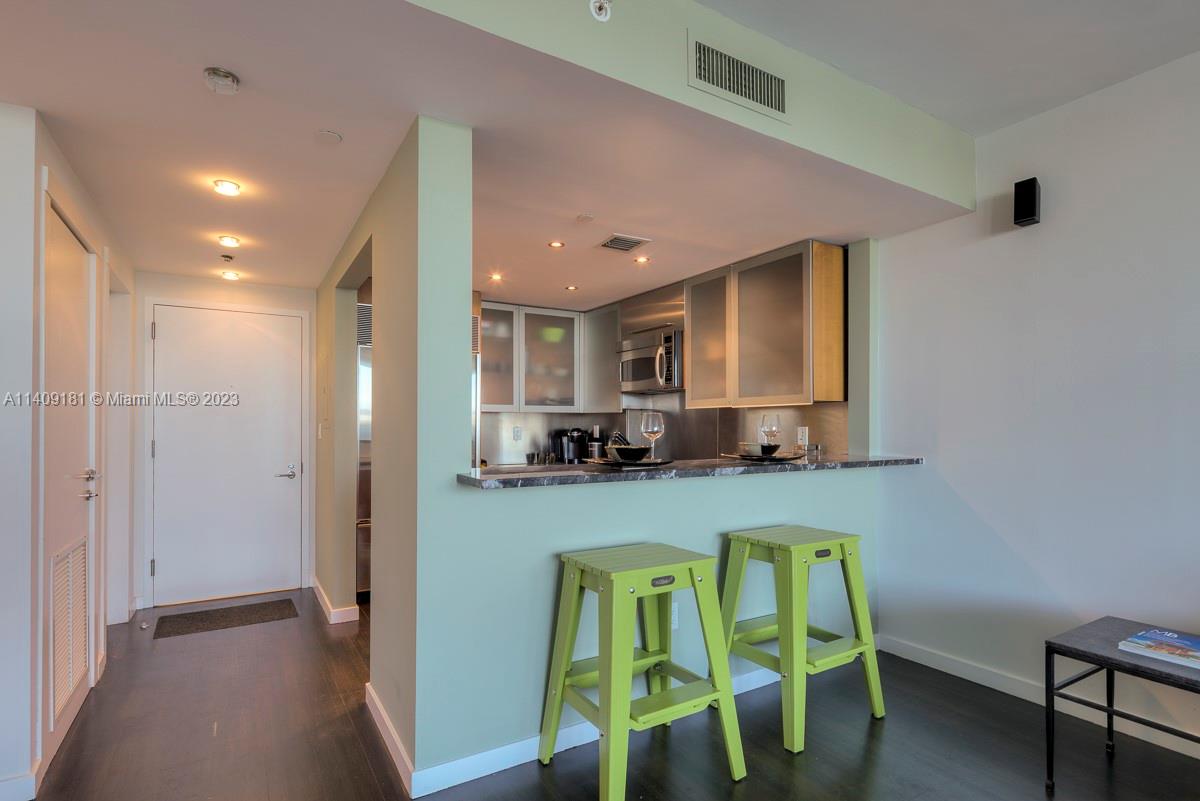 THE BENTLEY BAY CONDO - Residential Lease