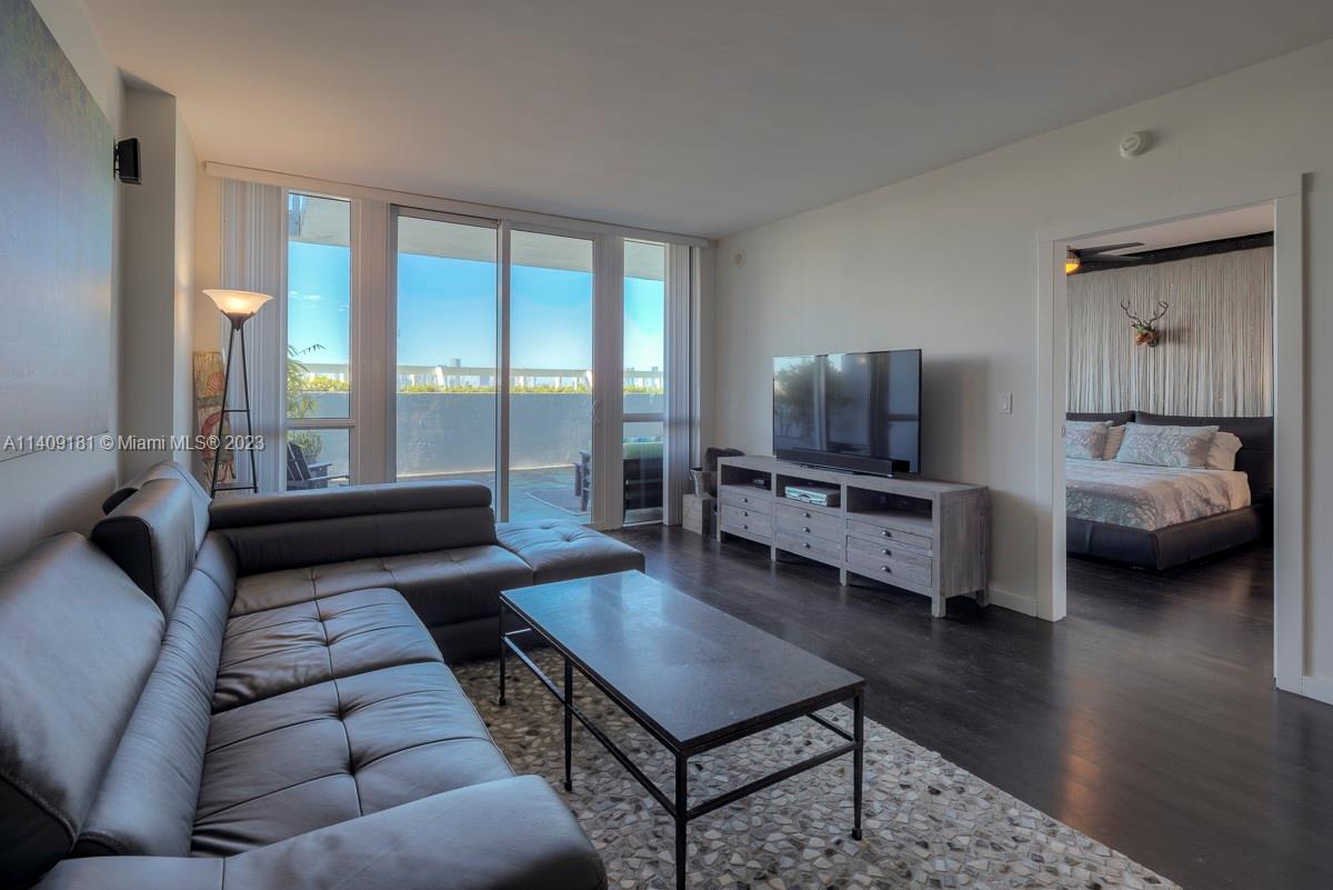 THE BENTLEY BAY CONDO - Residential Lease