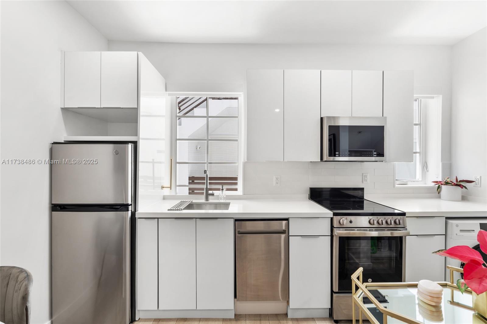 LINCOLN SUB - Residential Lease