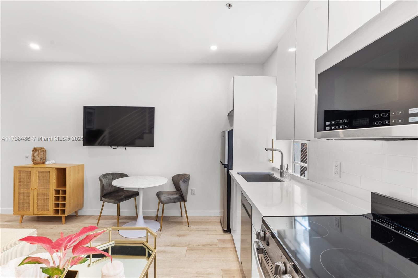 LINCOLN SUB - Residential Lease
