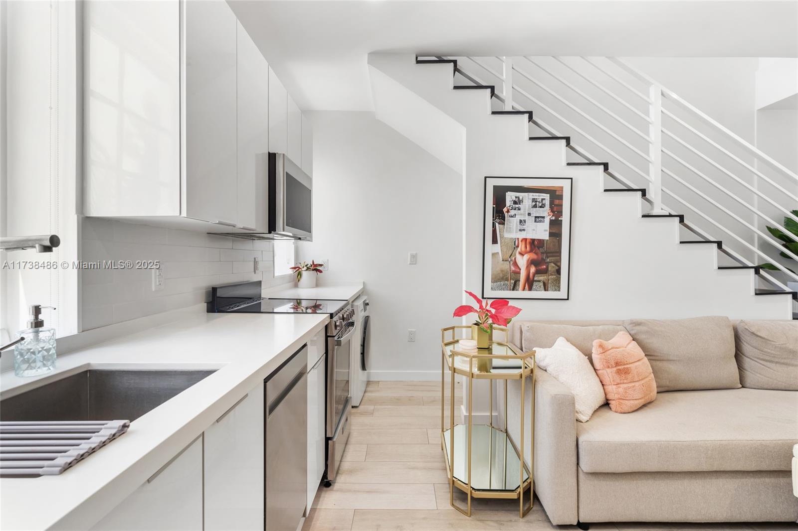LINCOLN SUB - Residential Lease