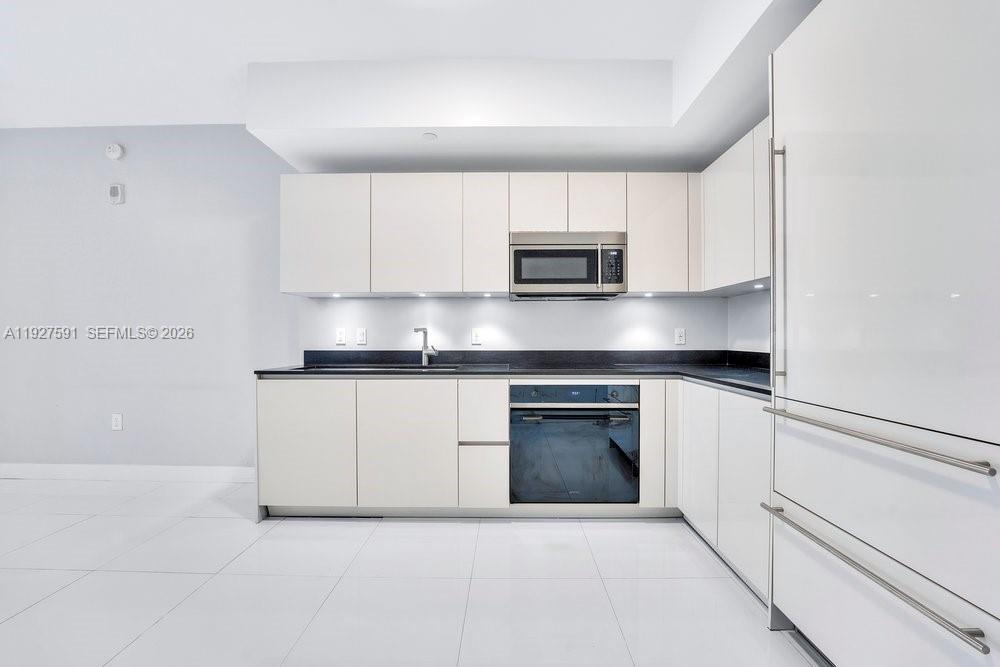 1010 BRICKELL CONDO - Residential Lease