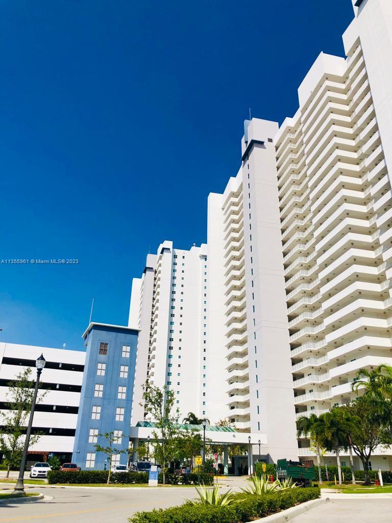 THE OAKS I CONDO - Residential