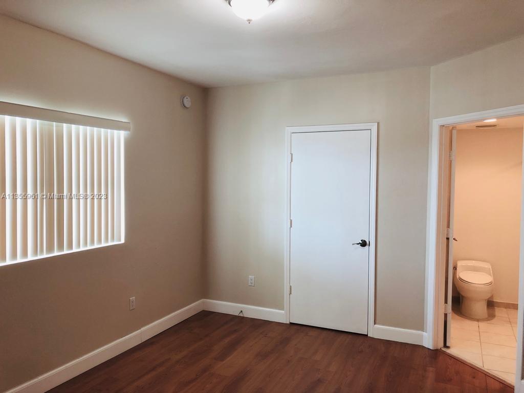 THE OAKS I CONDO - Residential