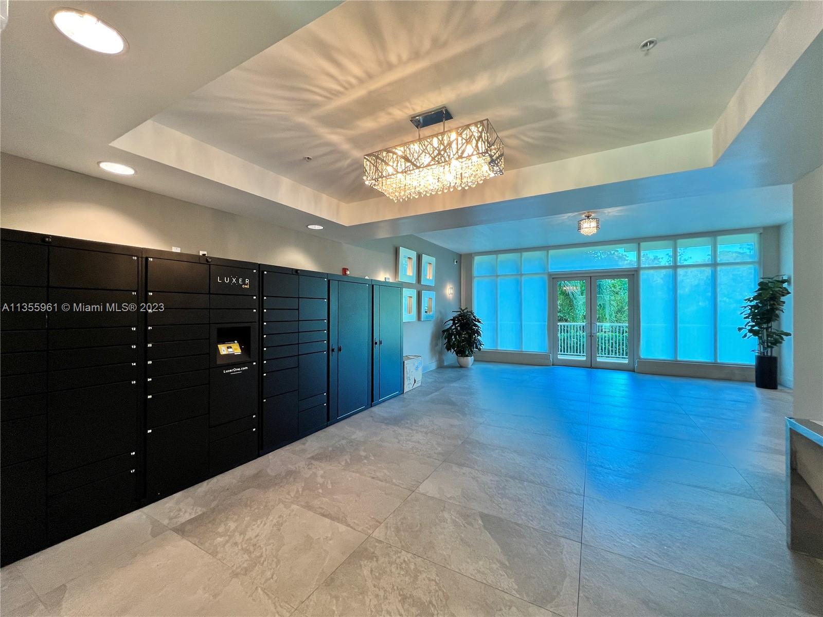 THE OAKS I CONDO - Residential