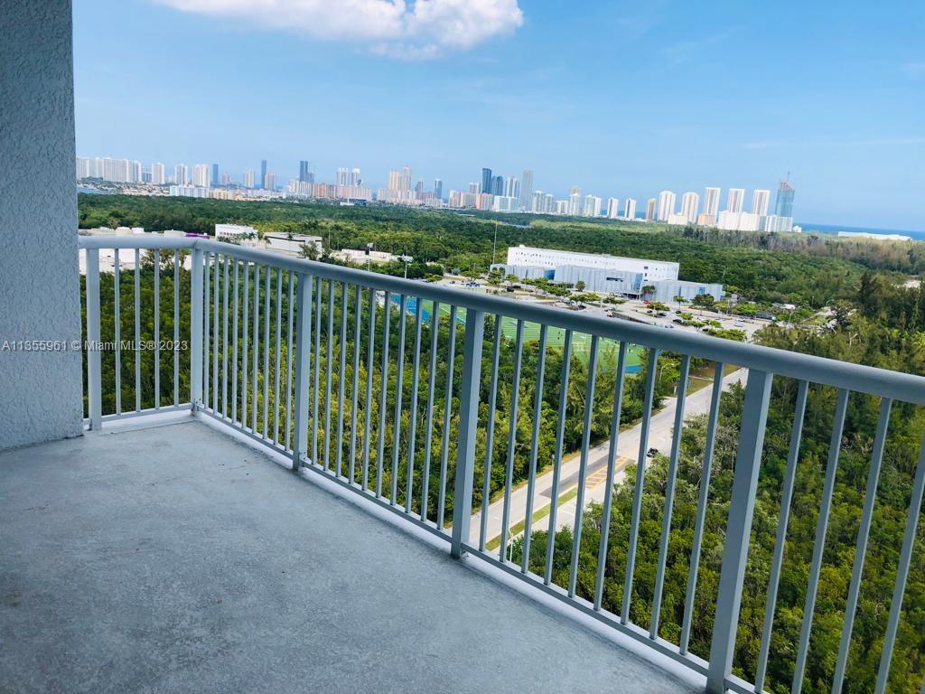 THE OAKS I CONDO - Residential