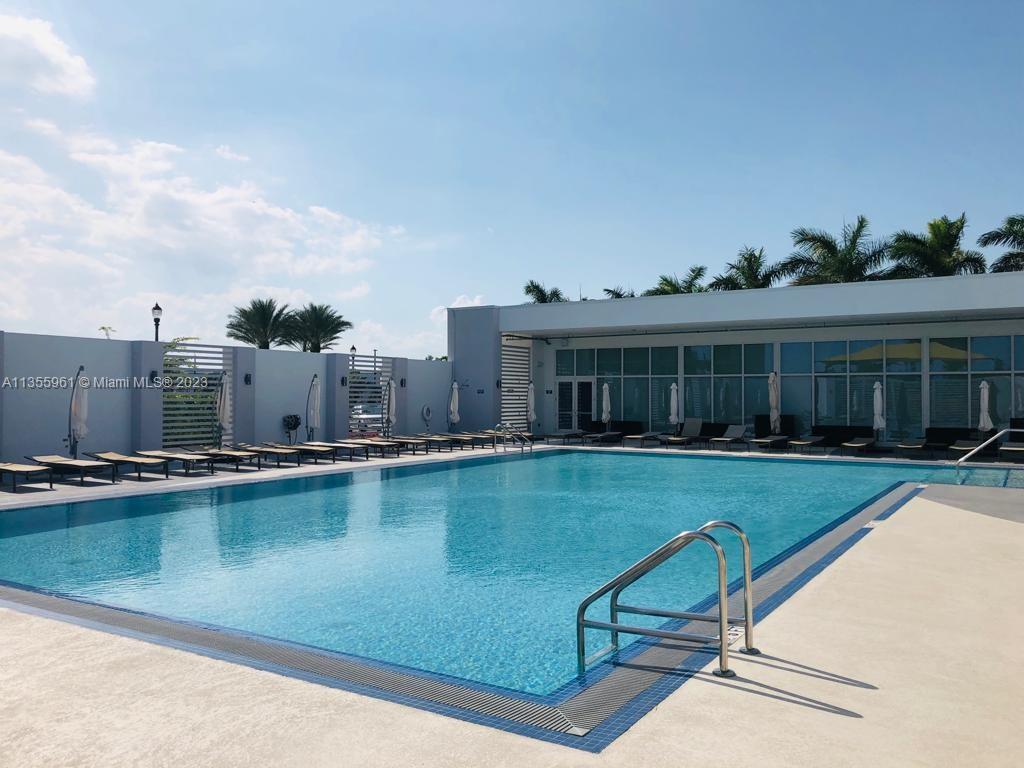 THE OAKS I CONDO - Residential